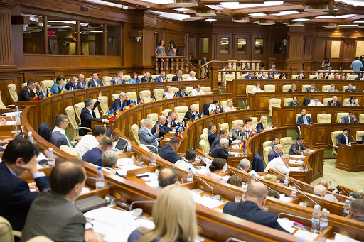 Moldovenii aleg noul parlament